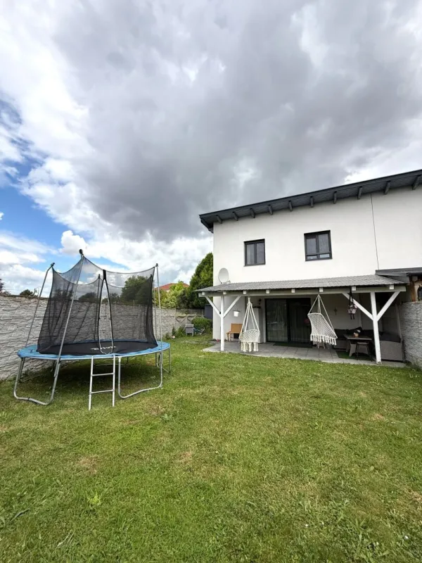 Neuwertiges Einfamilienhaus in St. Pölten mit Garten, Terrasse & 2 Stellplätzen!