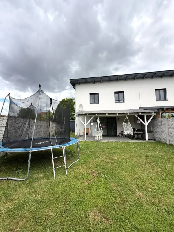 Neuwertiges Einfamilienhaus in St. Pölten mit Garten, Terrasse & 2 Stellplätzen!